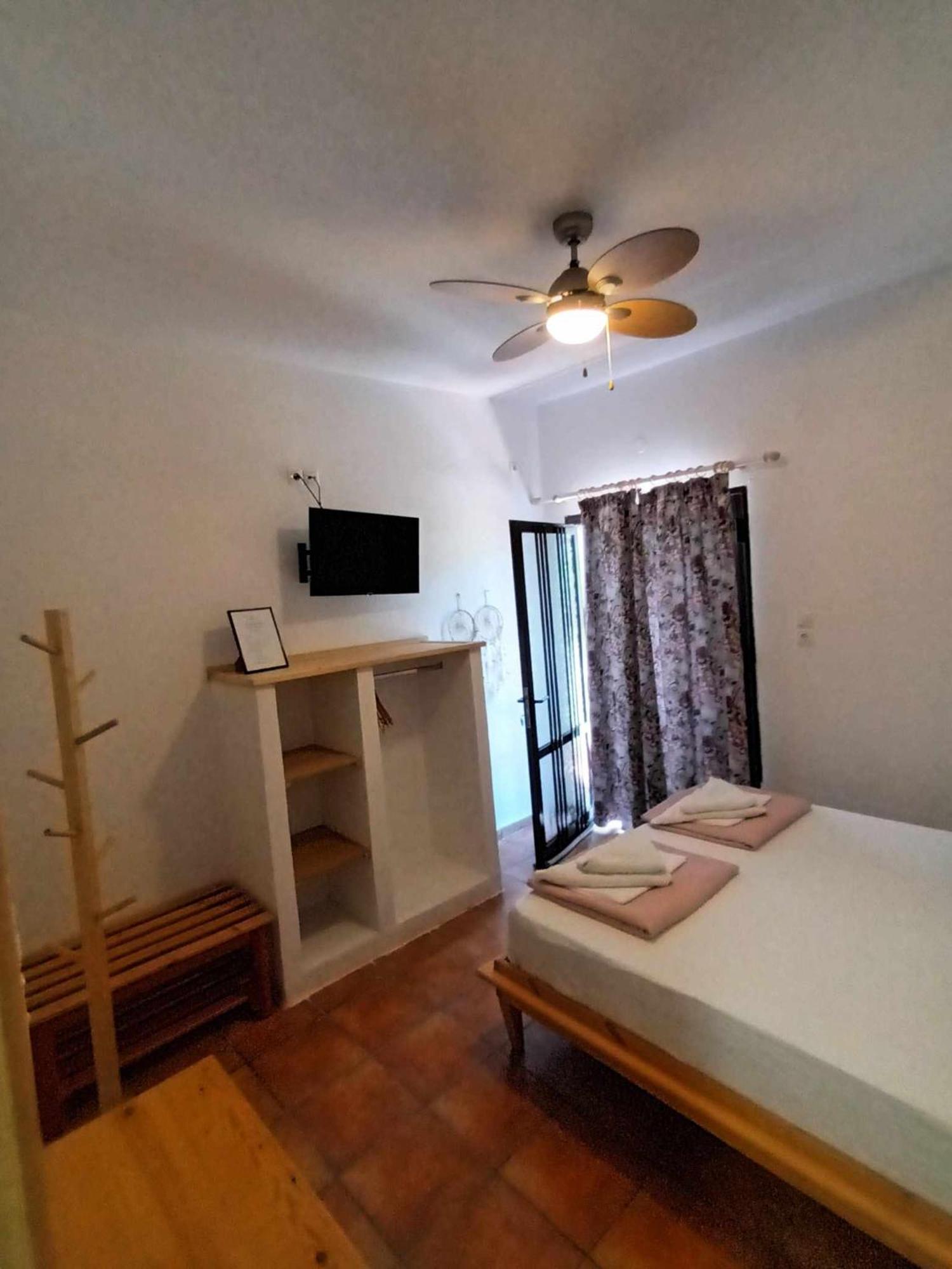 Achillion B&B Paralía Skotínis Exteriér fotografie