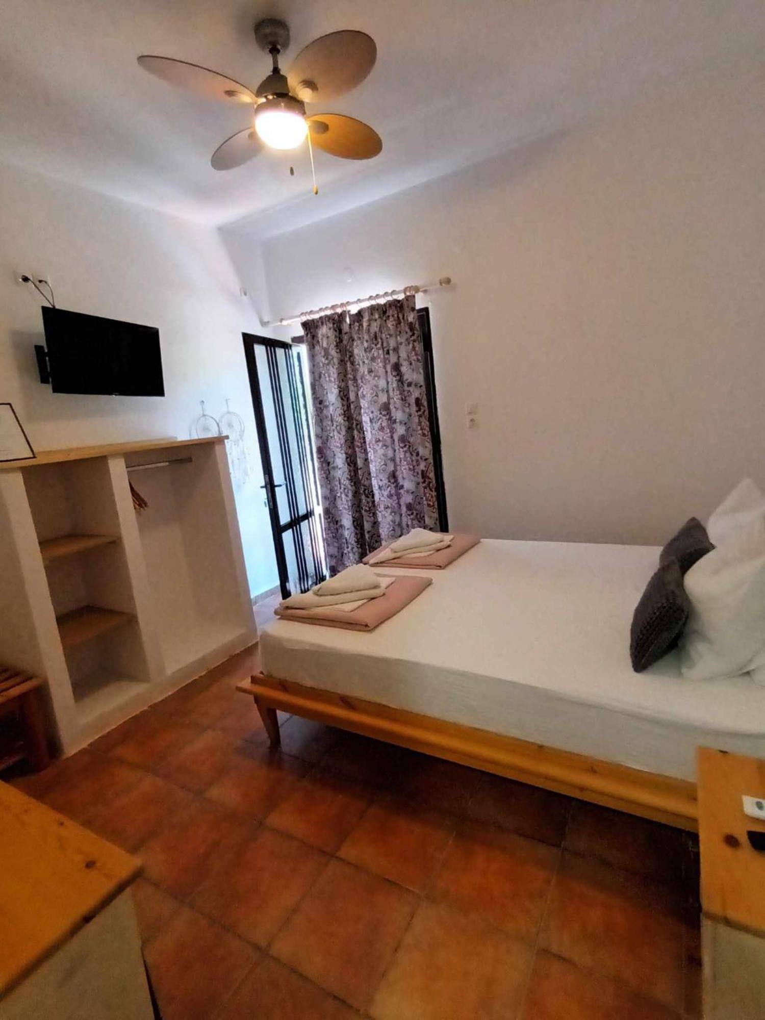 Achillion B&B Paralía Skotínis Exteriér fotografie